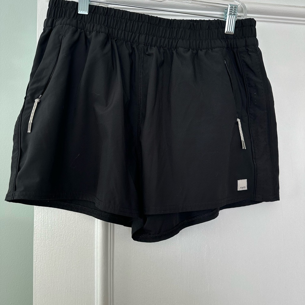 Vuori Dash Shorts in Black in EUC Athletic Shorts